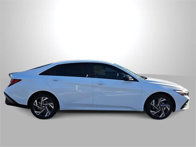 new 2025 Hyundai Elantra HEV car, priced at $29,180