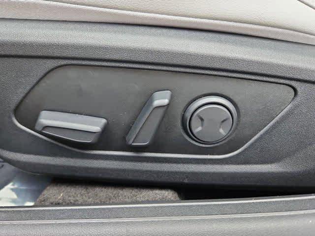 new 2025 Hyundai Elantra car, priced at $29,060