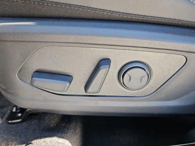 new 2025 Hyundai TUCSON Hybrid car, priced at $38,305