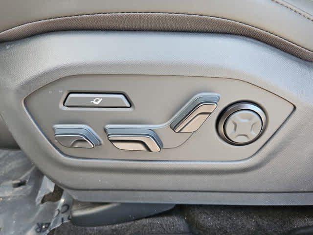 new 2025 Hyundai SANTA FE HEV car, priced at $50,255