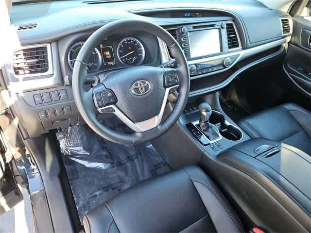 used 2019 Toyota Highlander Hybrid car, priced at $31,500