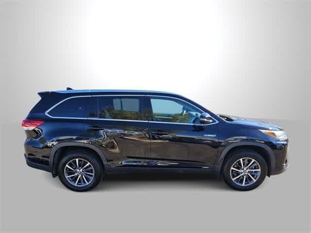 used 2019 Toyota Highlander Hybrid car, priced at $31,500