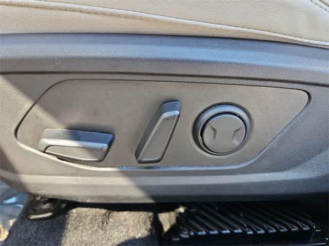 used 2025 Hyundai TUCSON Hybrid car, priced at $32,000