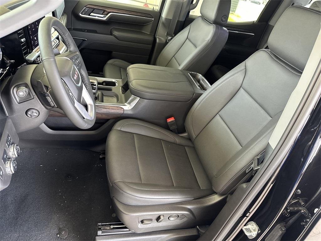 new 2025 GMC Sierra 1500 car