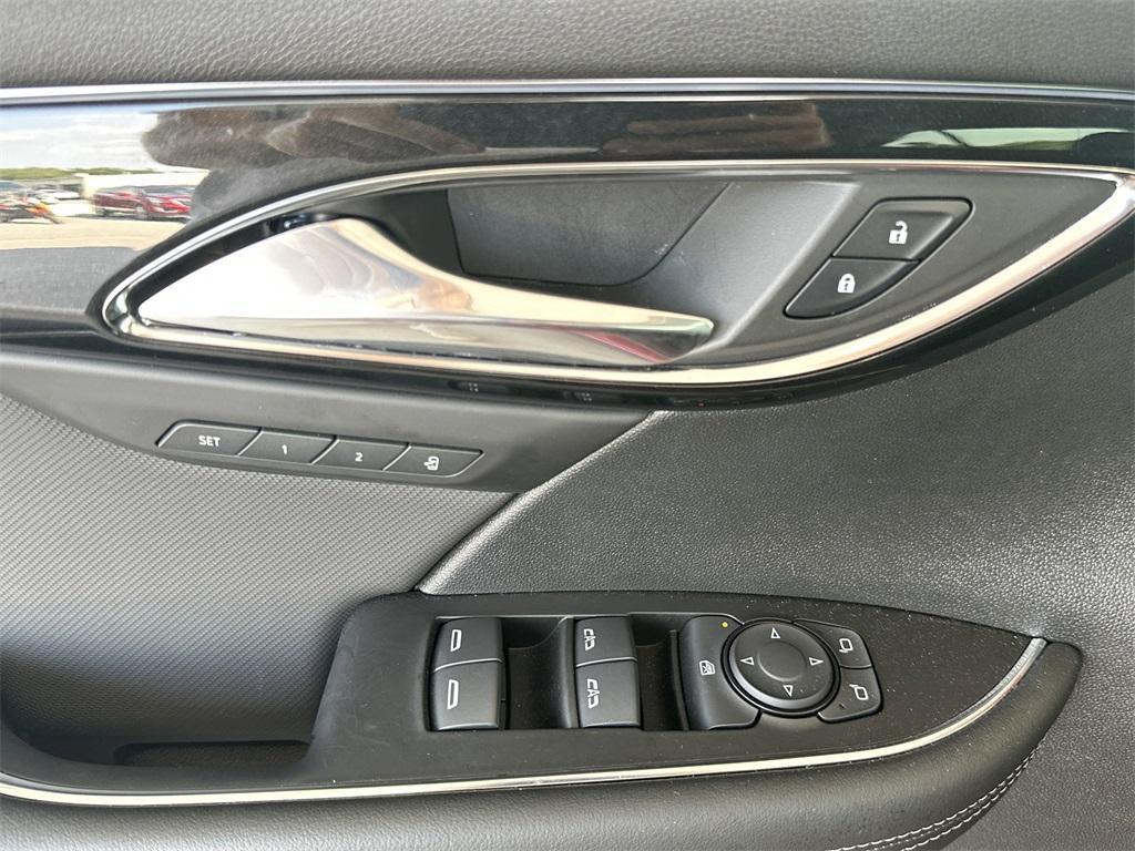 new 2025 Buick Envision car, priced at $32,740