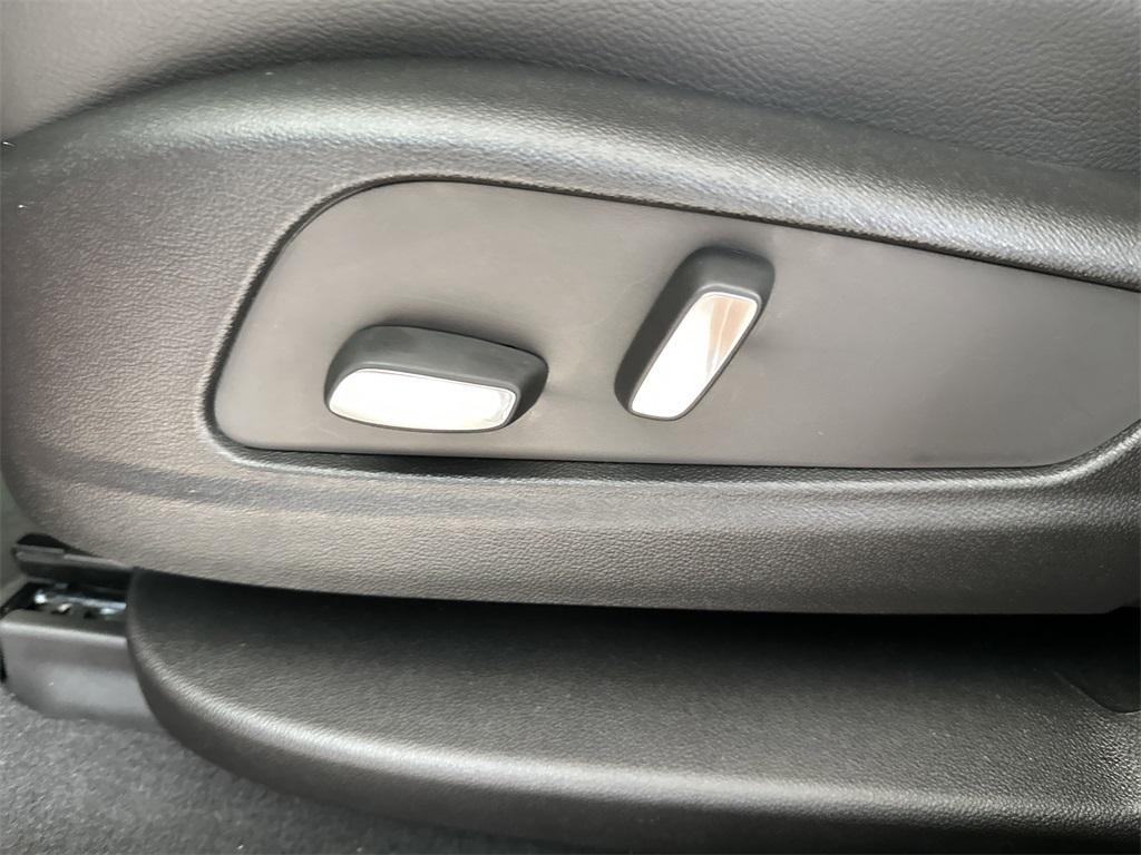 new 2025 Cadillac XT5 car, priced at $46,565