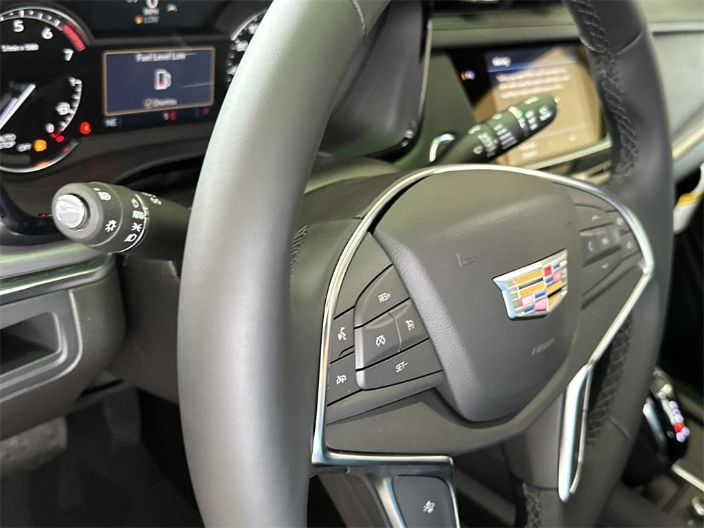 new 2025 Cadillac XT5 car, priced at $46,565