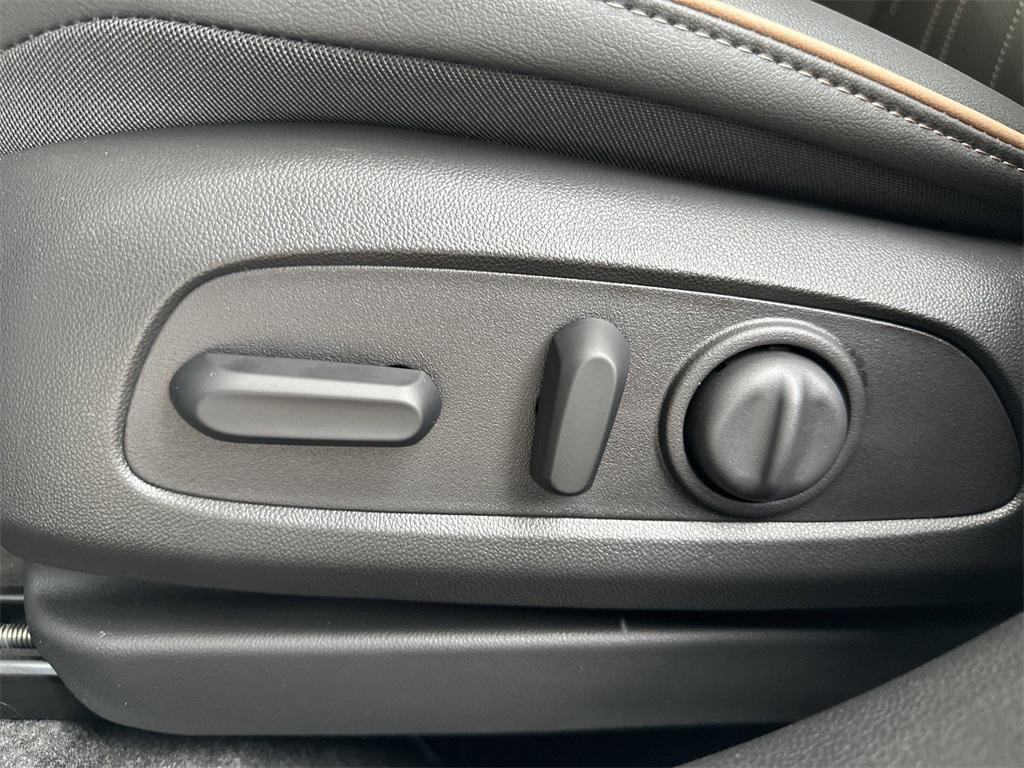 new 2025 Buick Envista car