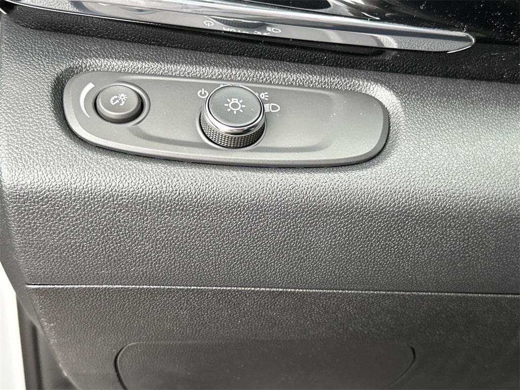 new 2025 Buick Envista car