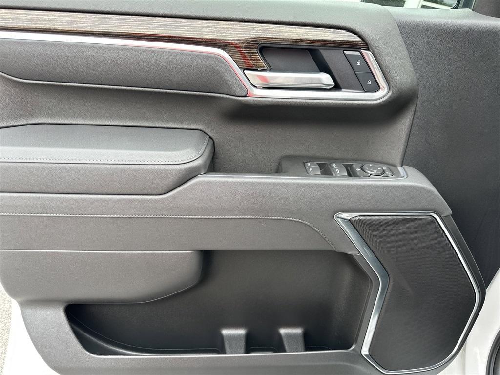 new 2025 GMC Sierra 1500 car, priced at $47,245