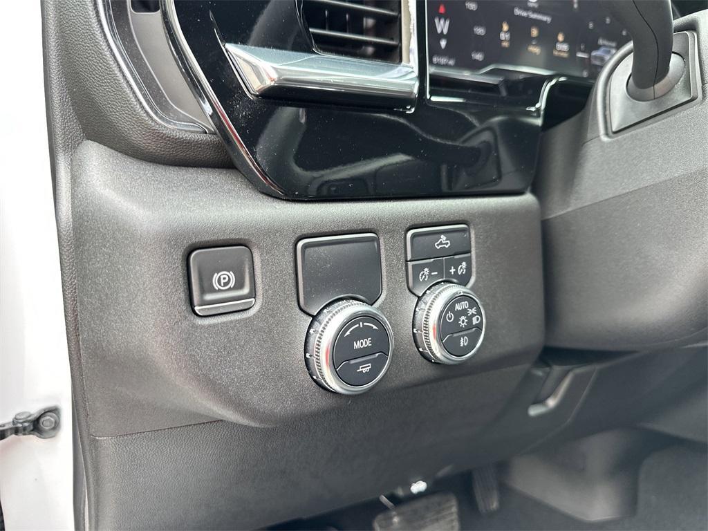 new 2025 GMC Sierra 1500 car, priced at $47,245