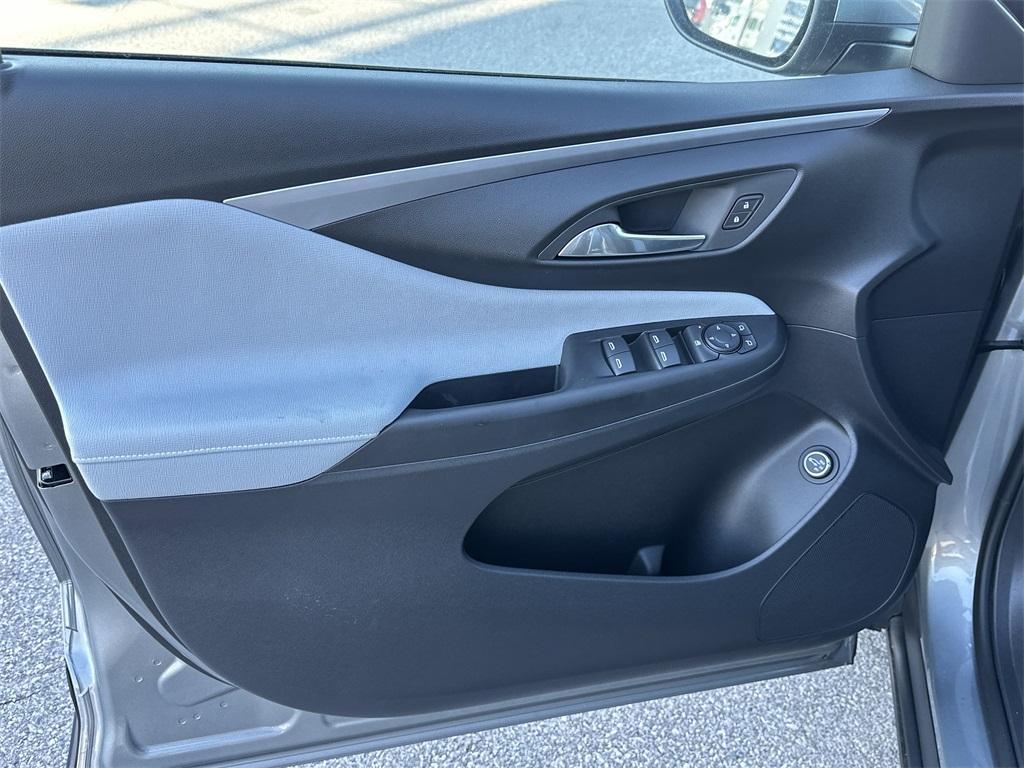 new 2025 Buick Envista car, priced at $25,924