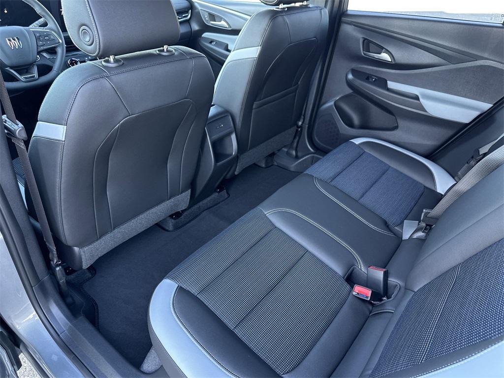 new 2025 Buick Envista car, priced at $25,924