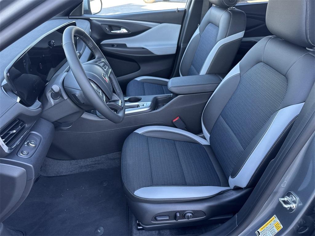 new 2025 Buick Envista car, priced at $25,924