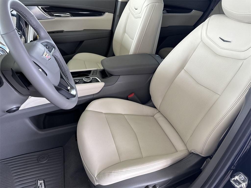 new 2025 Cadillac XT6 car, priced at $61,310