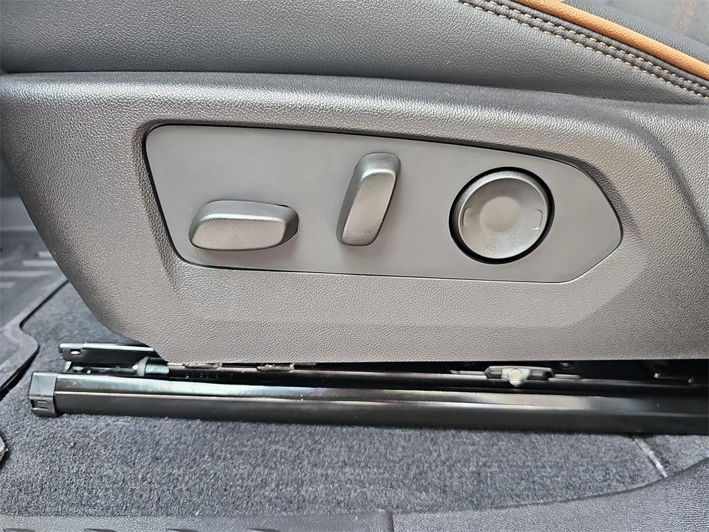 new 2025 GMC Canyon car, priced at $49,110