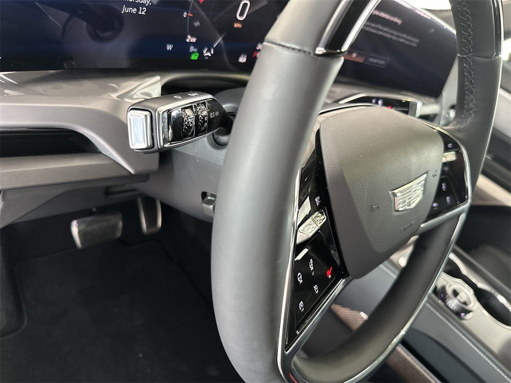 new 2026 Cadillac VISTIQ car, priced at $81,715