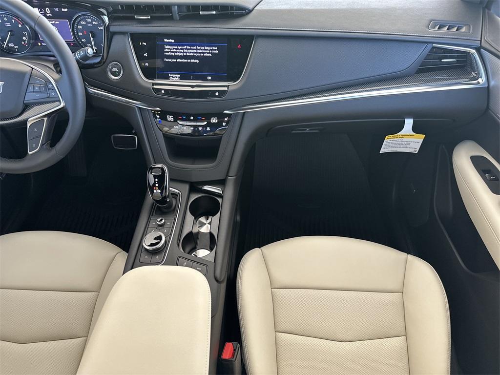 new 2025 Cadillac XT5 car, priced at $63,465