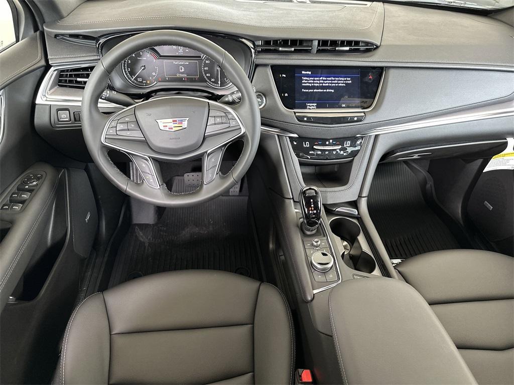 new 2025 Cadillac XT5 car, priced at $45,840