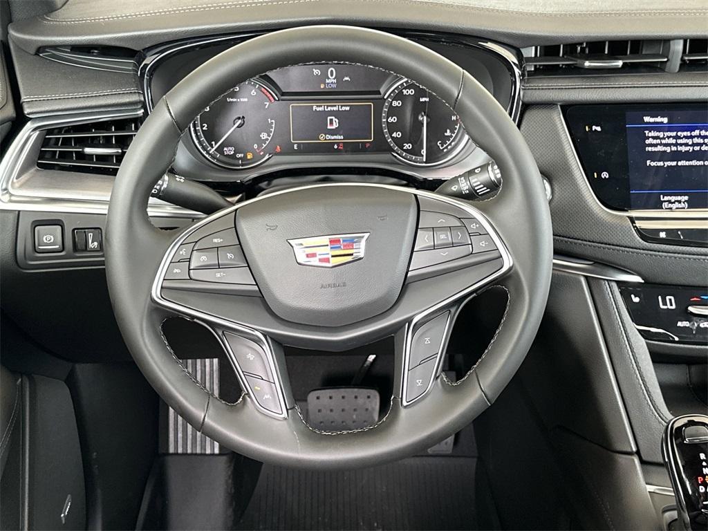 new 2025 Cadillac XT5 car, priced at $45,840