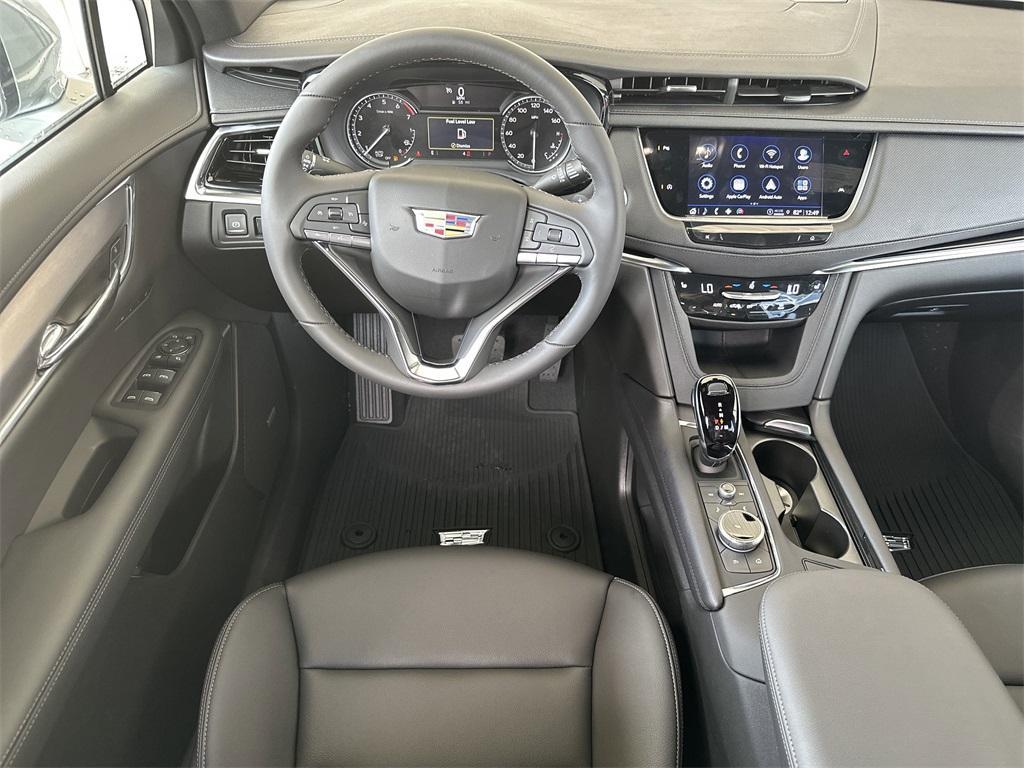 new 2025 Cadillac XT6 car, priced at $49,985