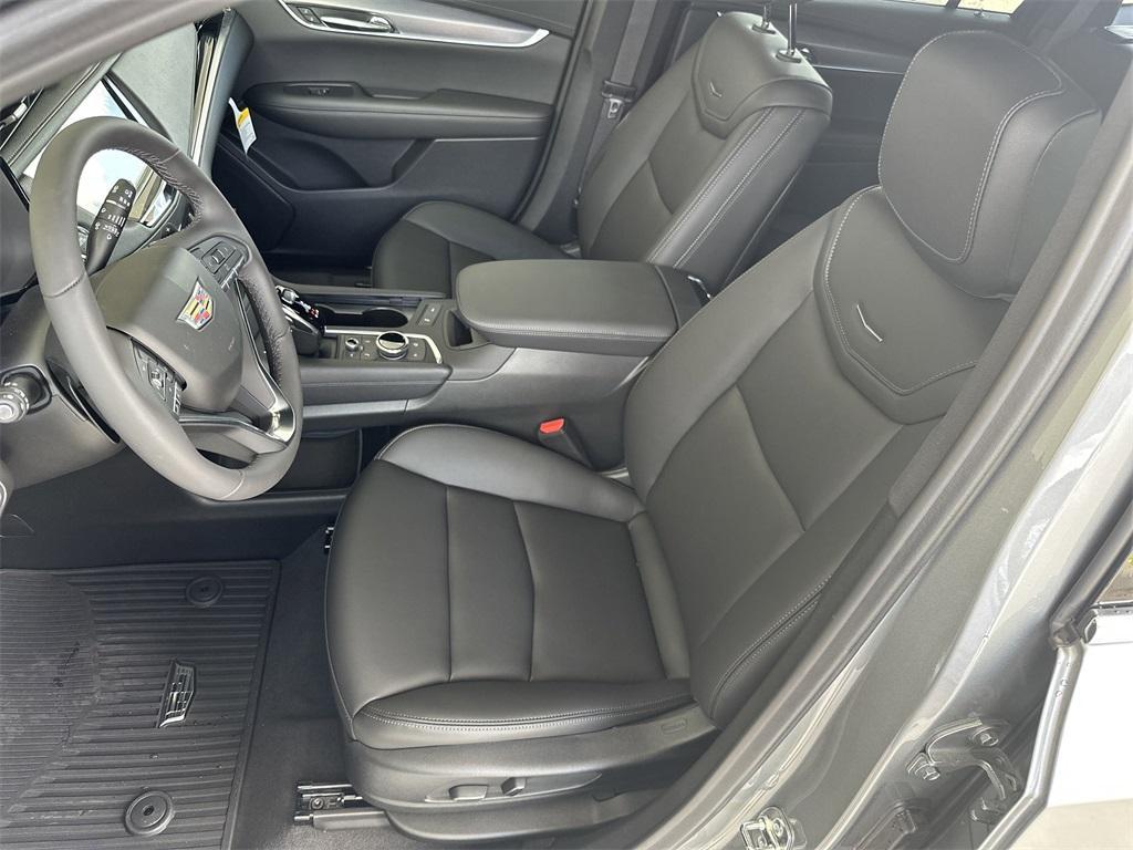 new 2025 Cadillac XT6 car, priced at $49,985