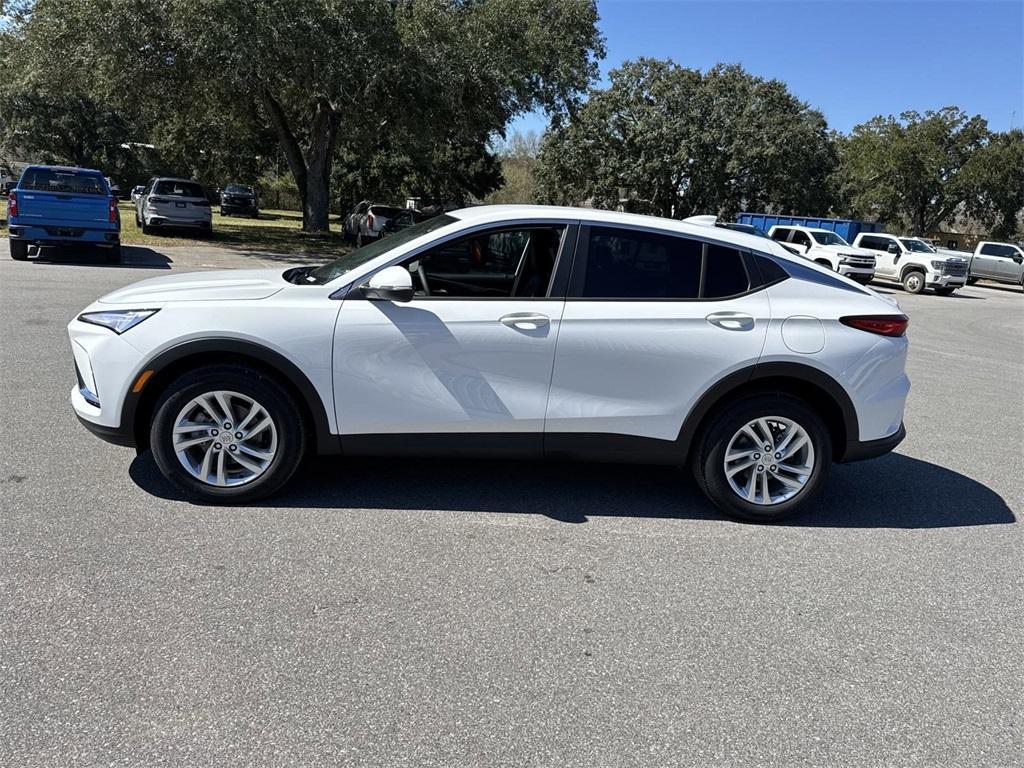 new 2025 Buick Envista car, priced at $23,290