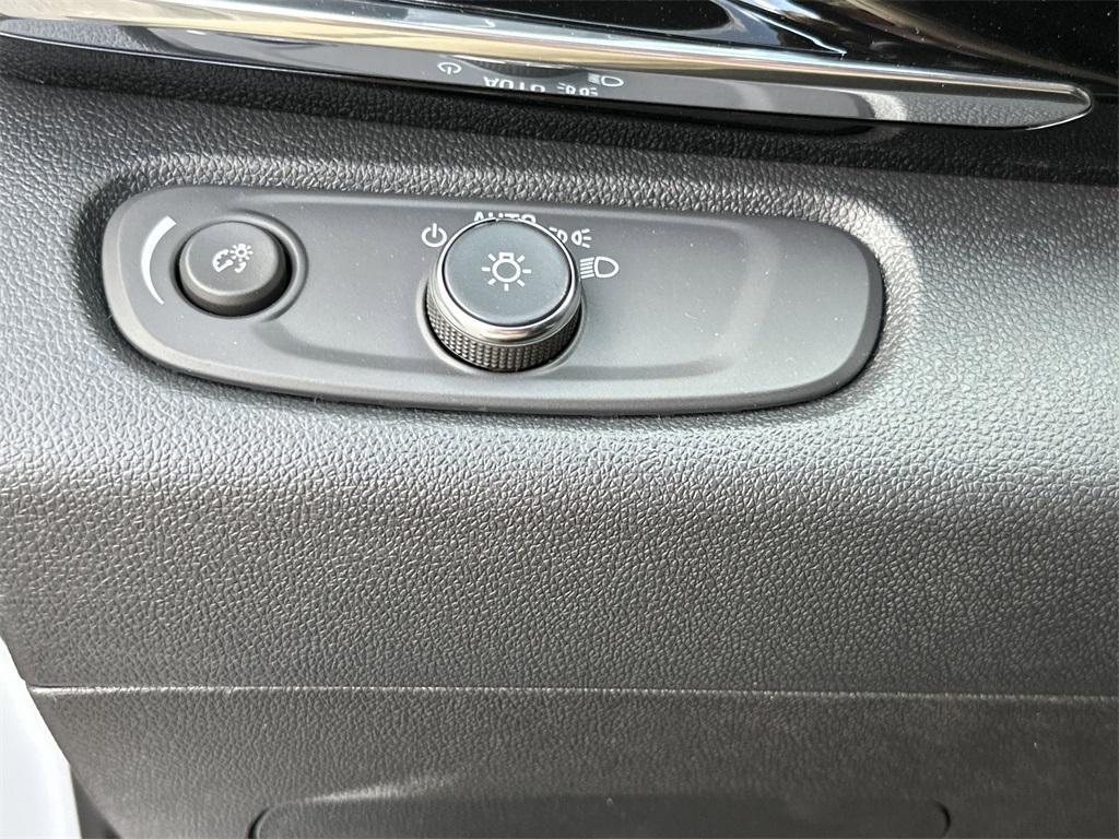 new 2025 Buick Envista car, priced at $29,771