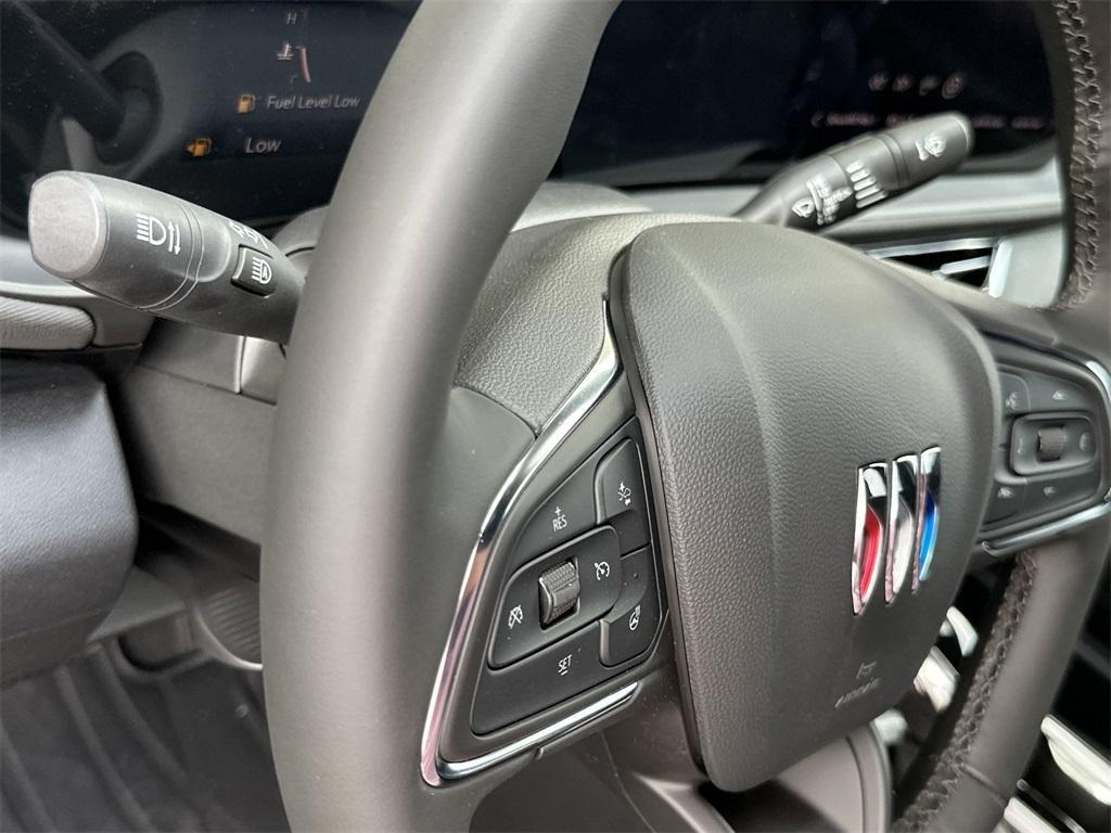 new 2025 Buick Envista car, priced at $29,771