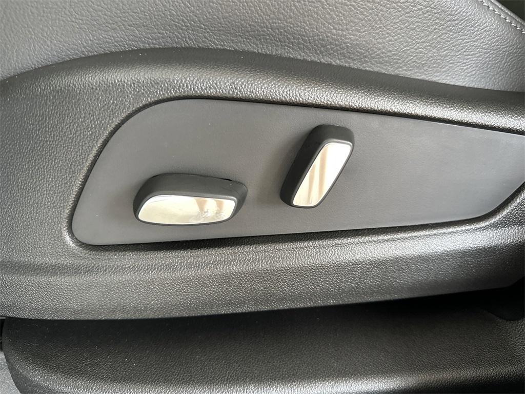 new 2025 Cadillac XT6 car, priced at $48,415