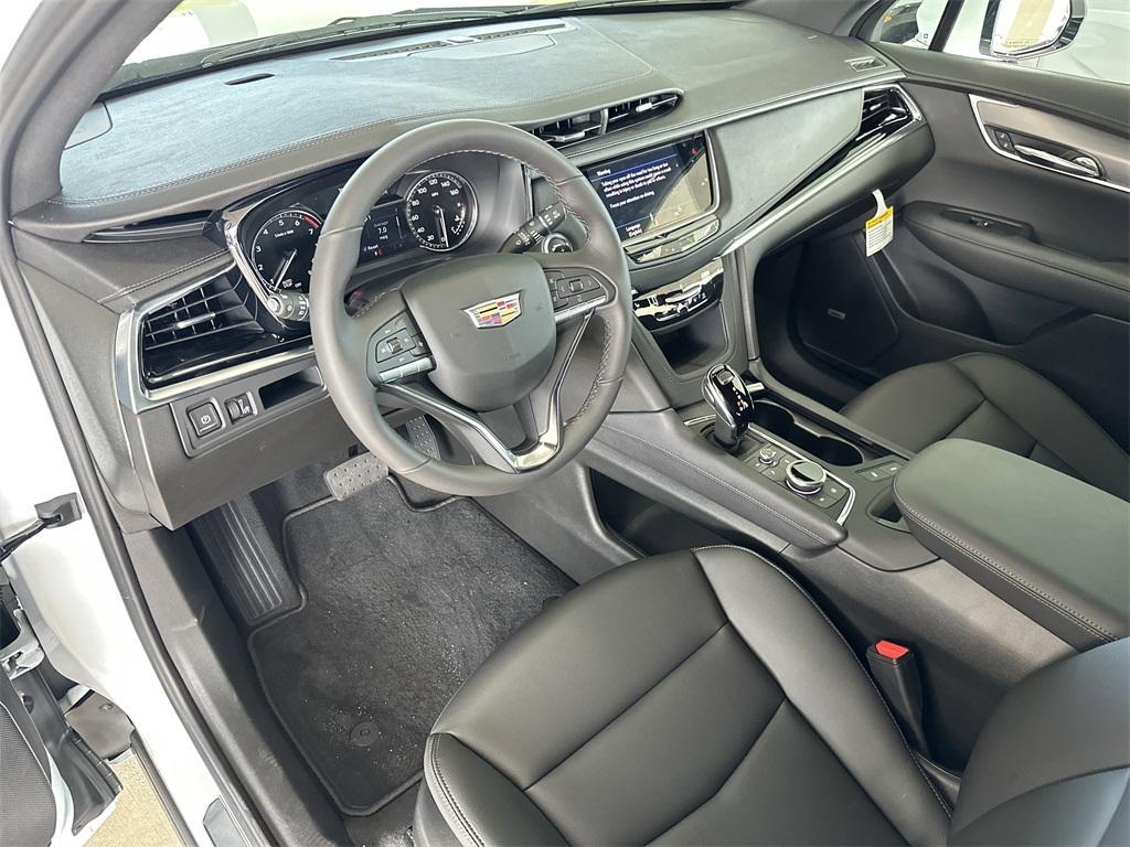 new 2025 Cadillac XT6 car, priced at $48,415