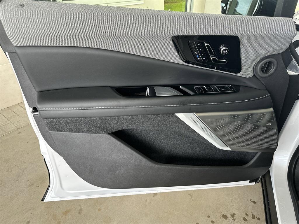 new 2025 Cadillac OPTIQ car, priced at $58,765