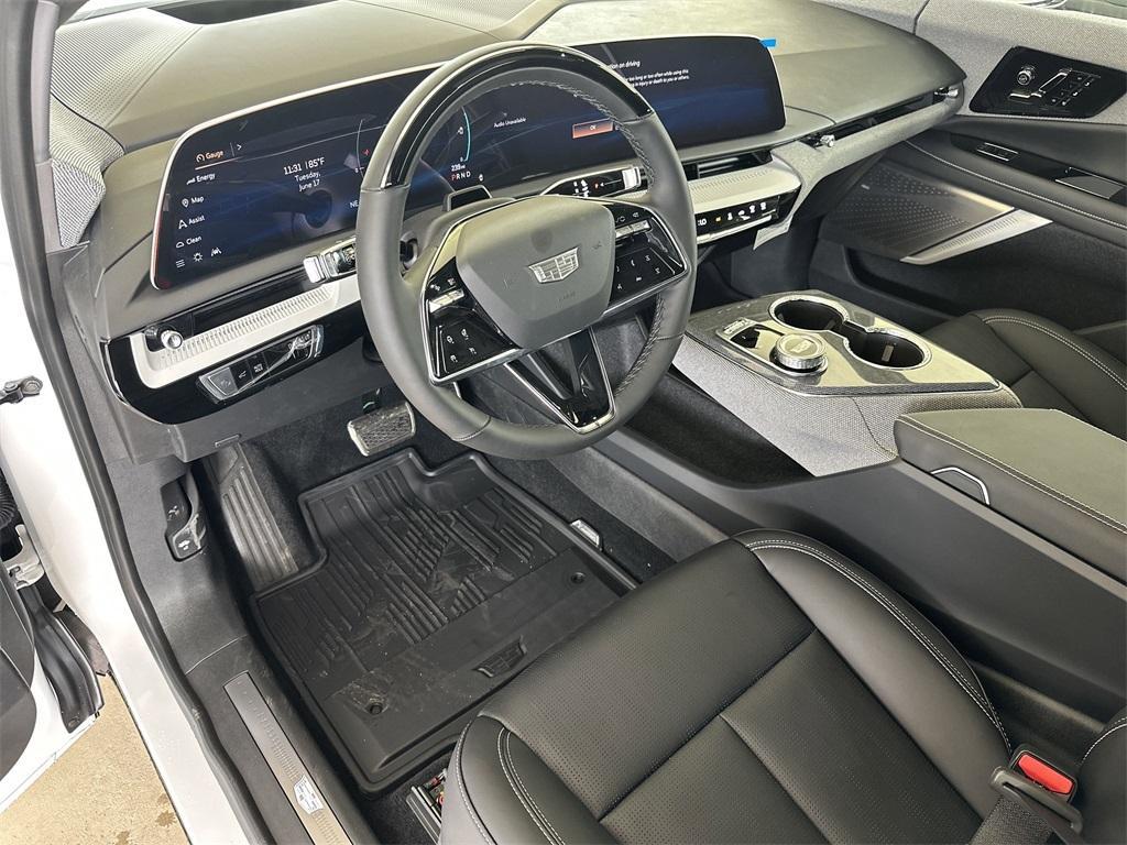 new 2025 Cadillac OPTIQ car, priced at $58,765