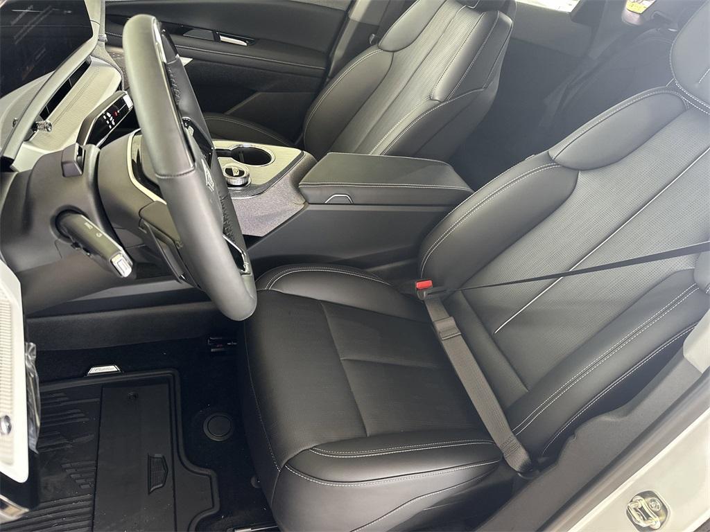 new 2025 Cadillac OPTIQ car, priced at $58,765