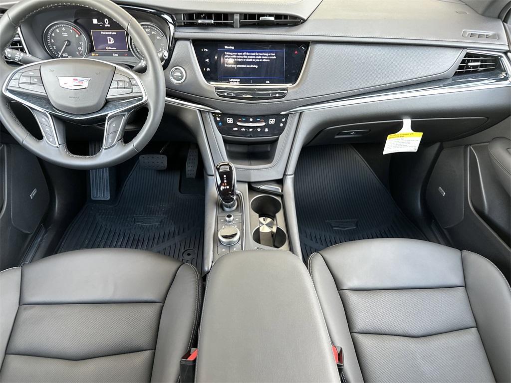 new 2025 Cadillac XT5 car, priced at $58,415