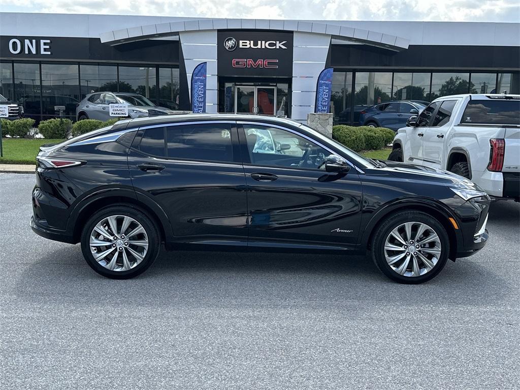 new 2025 Buick Envista car, priced at $29,925