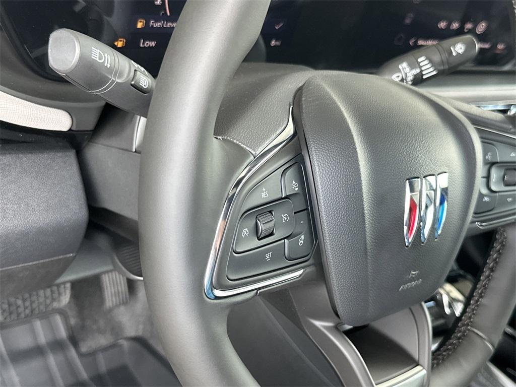 new 2025 Buick Envista car, priced at $29,925