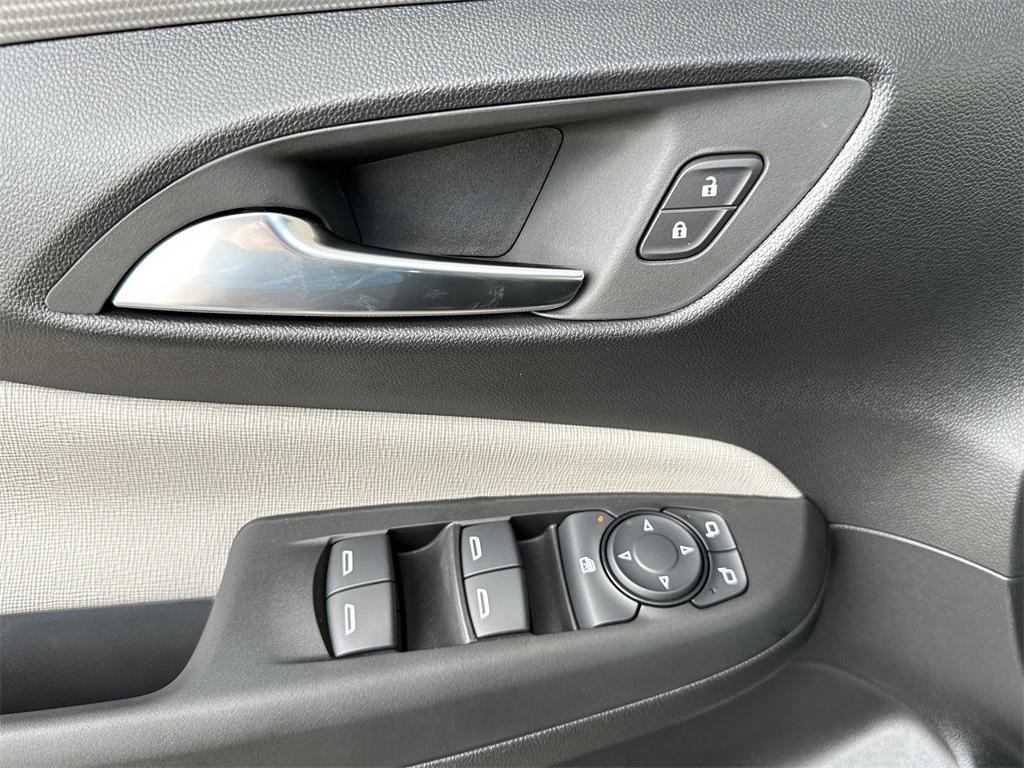 new 2025 Buick Envista car, priced at $29,925