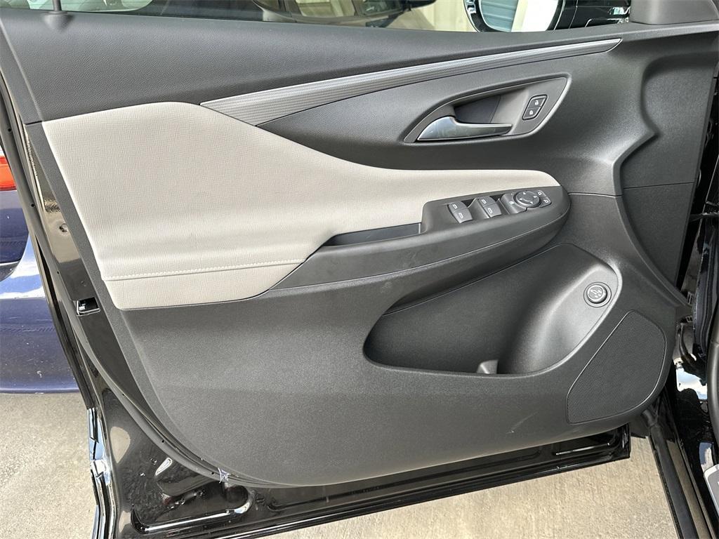 new 2025 Buick Envista car, priced at $29,925