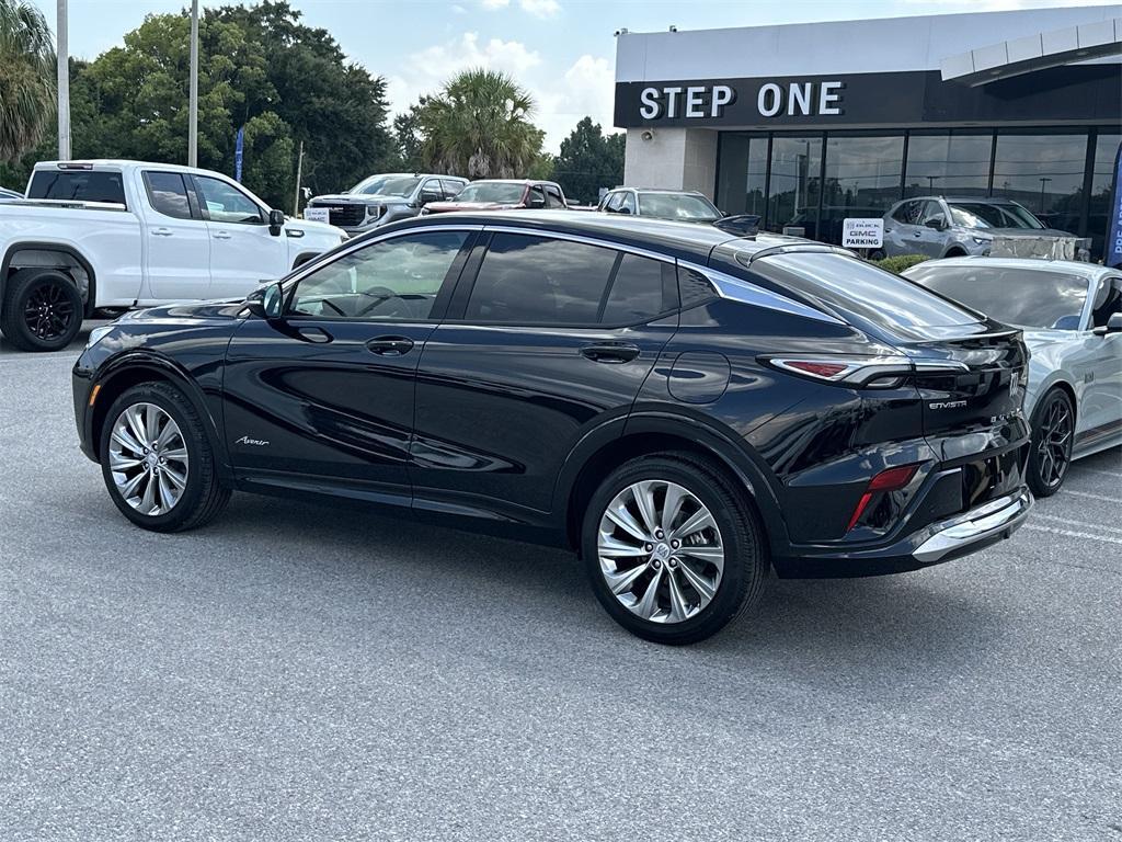 new 2025 Buick Envista car, priced at $29,925