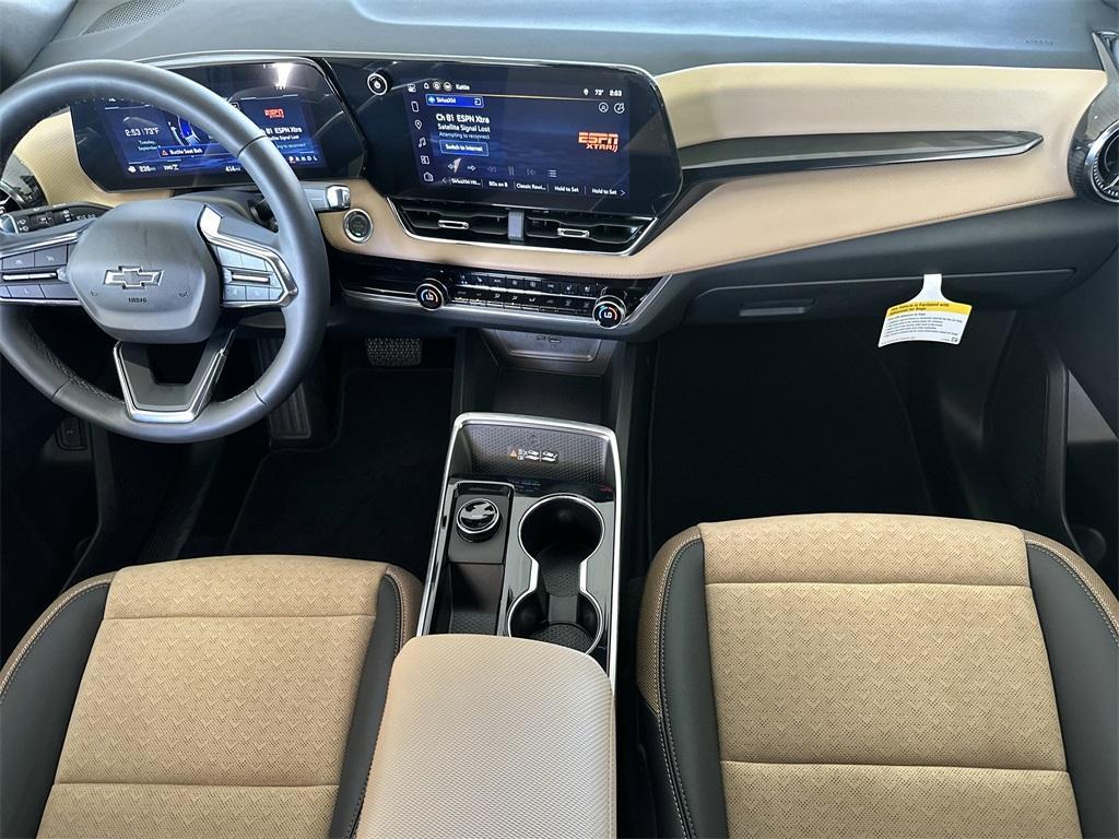 used 2025 Chevrolet Equinox car, priced at $33,342