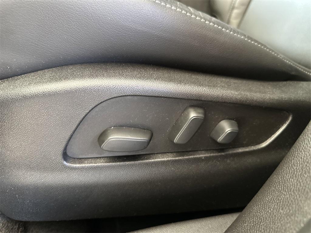 used 2023 Cadillac XT4 car, priced at $30,931