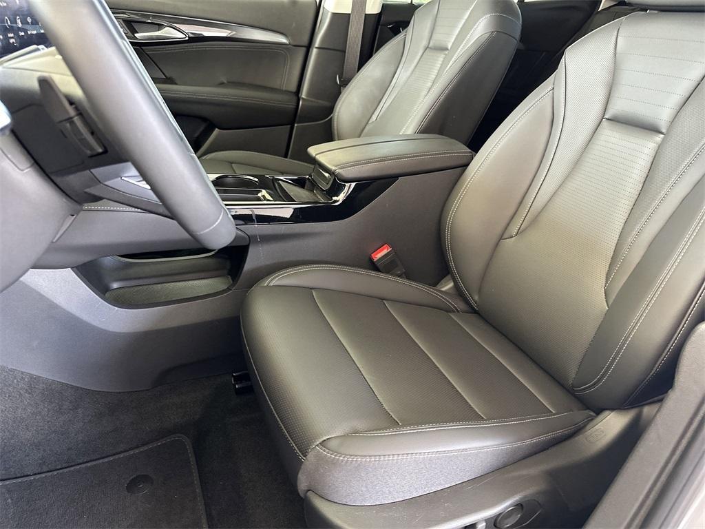 new 2025 Buick Envision car, priced at $36,735