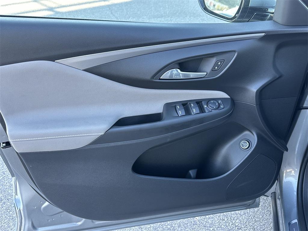 new 2025 Buick Envista car, priced at $29,854