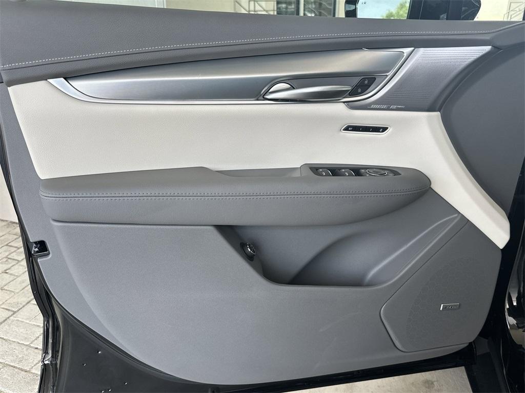 new 2025 Cadillac XT5 car, priced at $57,865