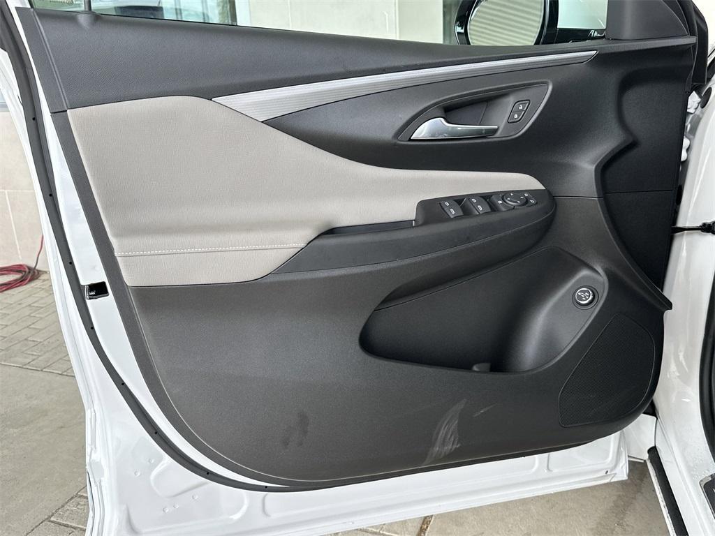 new 2025 Buick Envista car, priced at $29,610