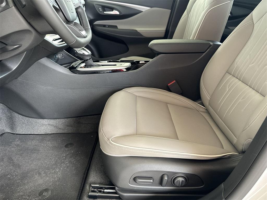 new 2025 Buick Envista car, priced at $29,610