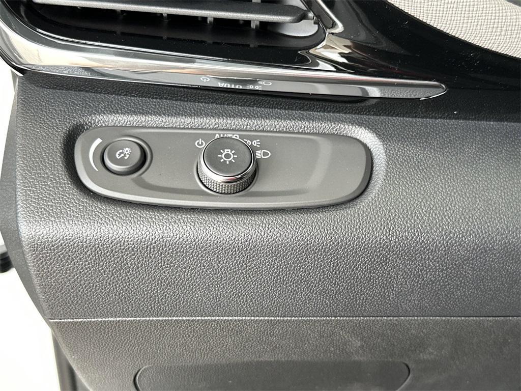 new 2025 Buick Envista car, priced at $29,610