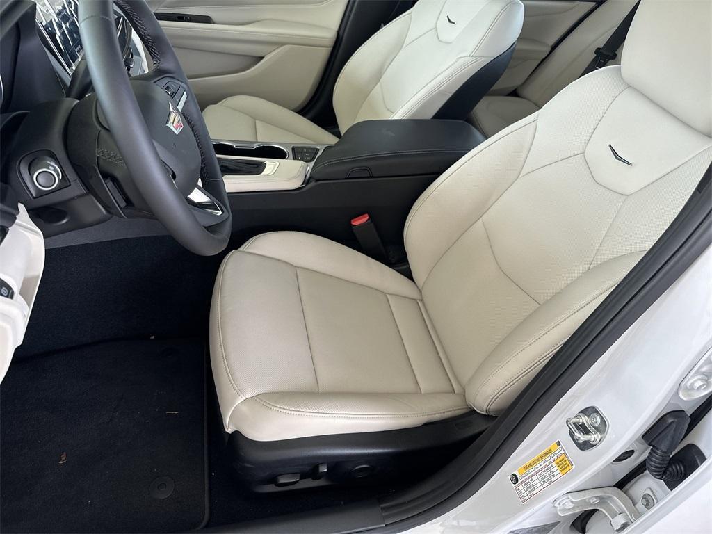 new 2025 Cadillac CT4 car
