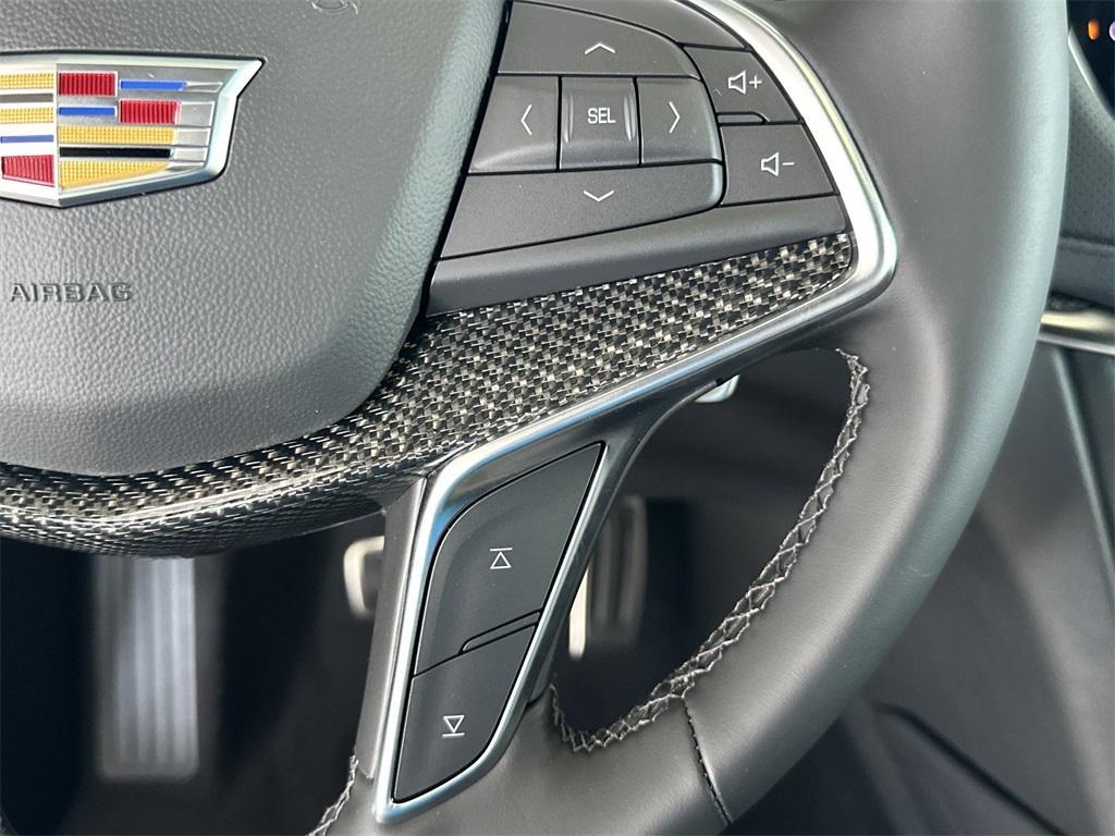 new 2025 Cadillac XT5 car, priced at $63,465